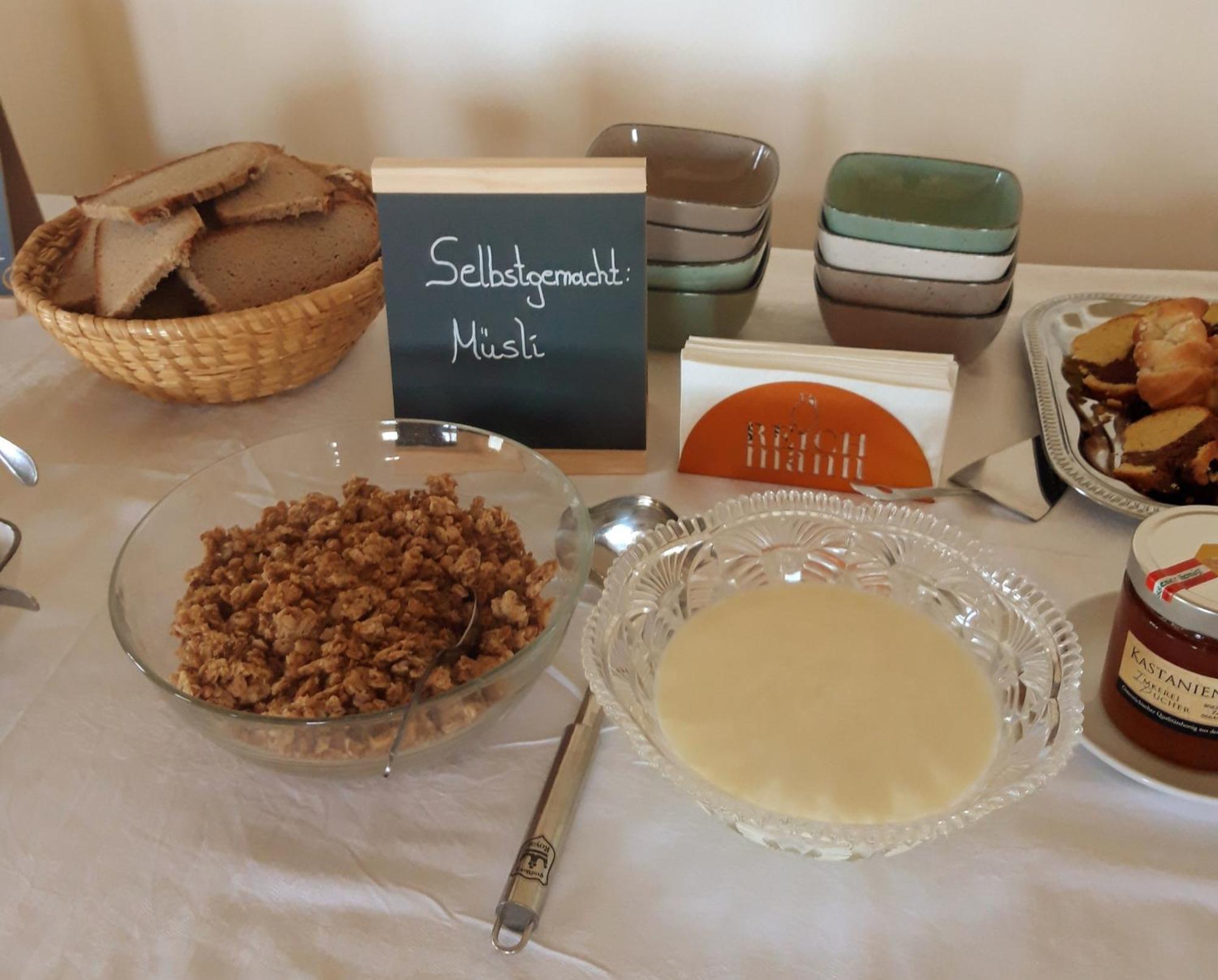 Weinhof Reichmann Bed & Breakfast Sankt Peter am Ottersbach ภายนอก รูปภาพ